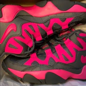 Nike Air Slant Size 7Y